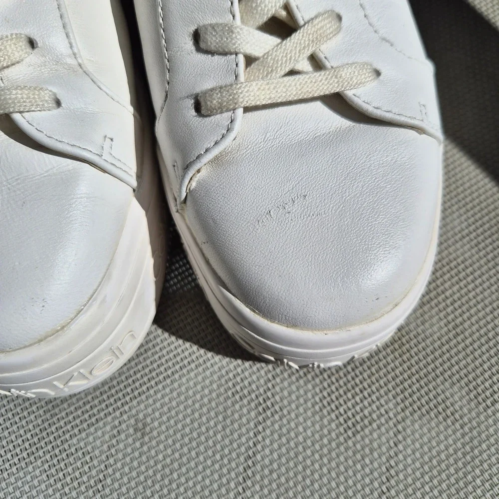 Calvin Klein White Leather Platform Sneakers Embossed Logo Low Top Y2K Preppy